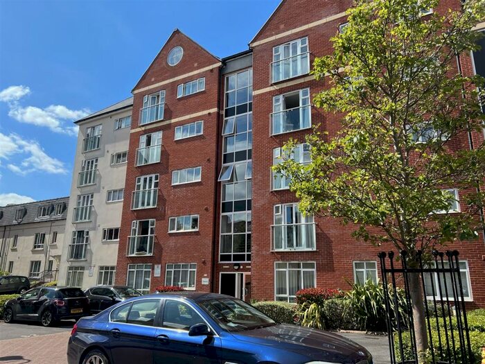 2 Bedroom Flat To Rent In Ushers Court, Trowbridge, BA14