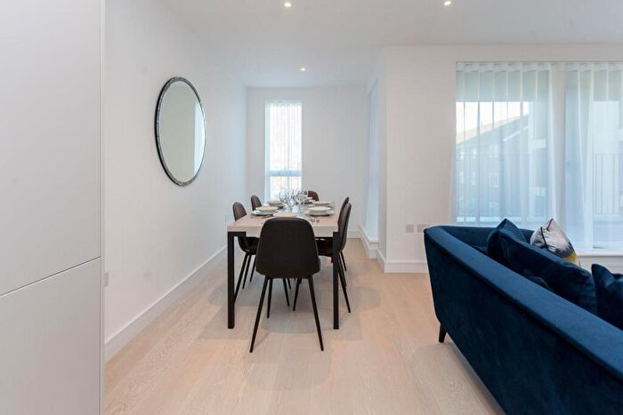 2 Bedroom Apartment To Rent In The Avenue, Brondesbury Park, NW6