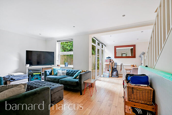 3 Bedroom House To Rent In Woodside Lane, London, N12