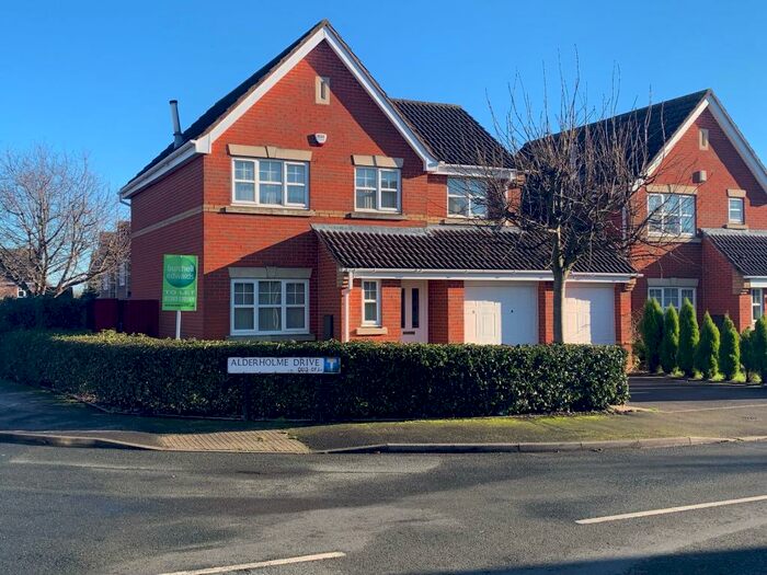 4 Bedroom Detached House To Rent In Alderholme Drive, Stretton, Burton-On-Trent, DE13