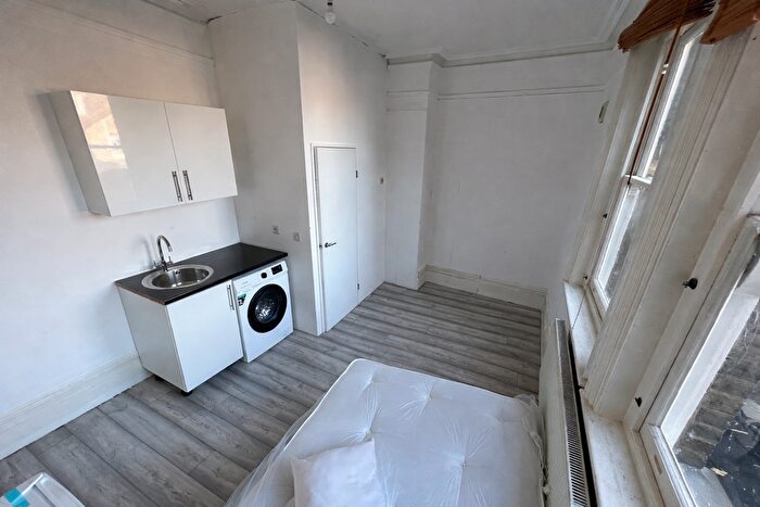 Studio To Rent In London Road, Croydon, CR0