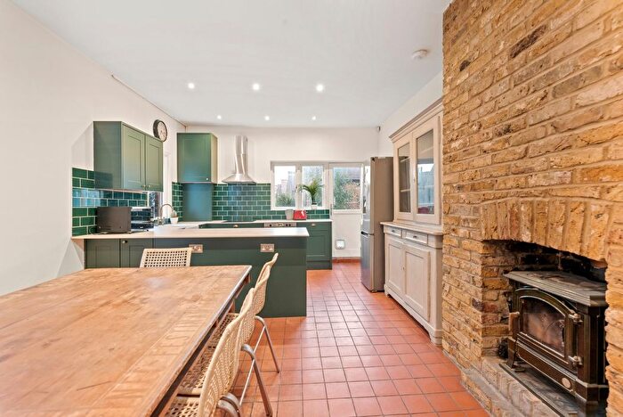 4 Bedroom Maisonette To Rent In Pavilion Terrace, North Kensington, W12