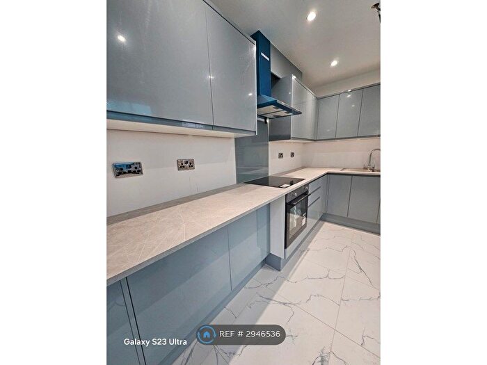 3 Bedroom Semi-Detached House To Rent In Oulton Road, Lowestoft, NR32
