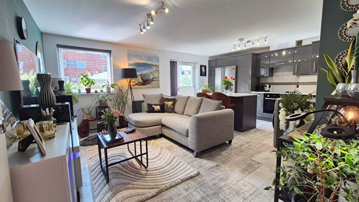2 Bedroom Flat For Sale In Pownall Road, Ipswich, IP3