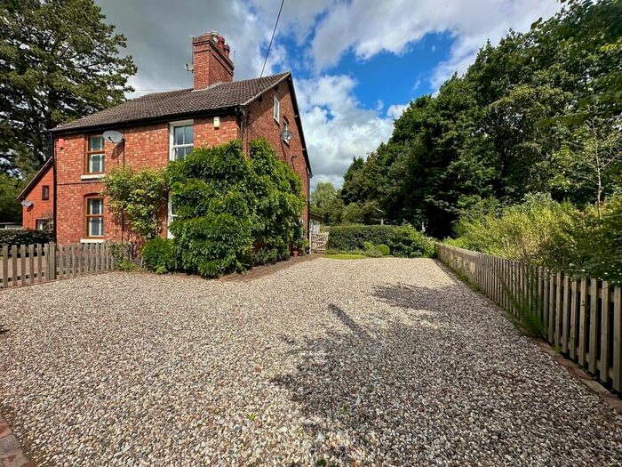 3 Bedroom Semi-Detached House For Sale In Coleshill Road, Shustoke, Coleshill, B46