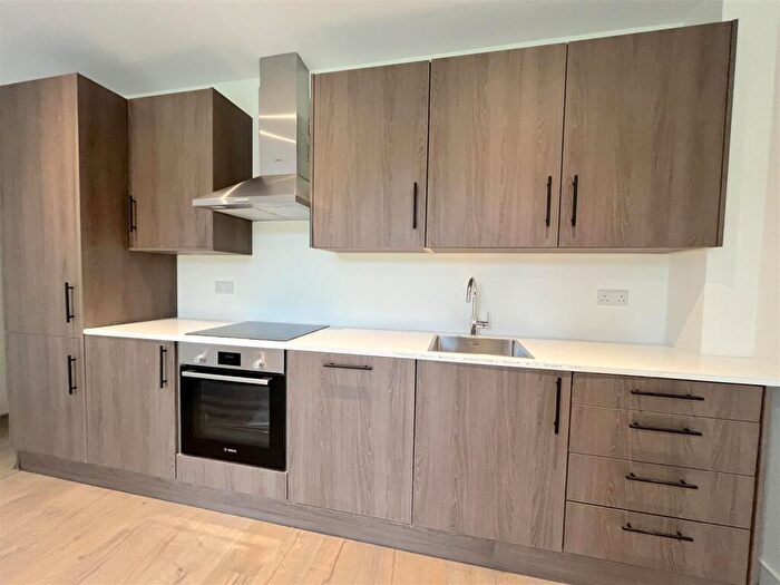 2 Bedroom Flat To Rent In Frobisher Road, London, N8