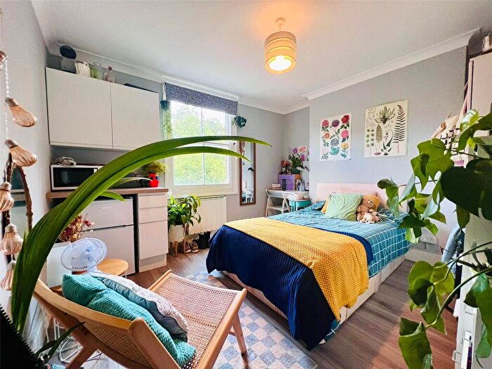 1 Bedroom Parking To Rent In Middleton Road, London, E8