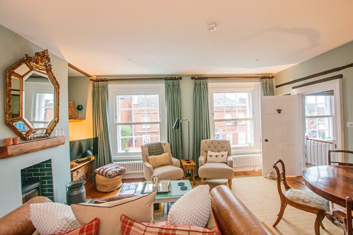 3 Bedroom Flat For Sale In Market Place, Reepham, Norwich, NR10