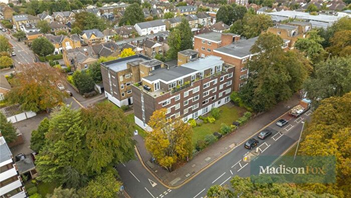 2 Bedroom Apartment To Rent In Woodford Road, London, E18