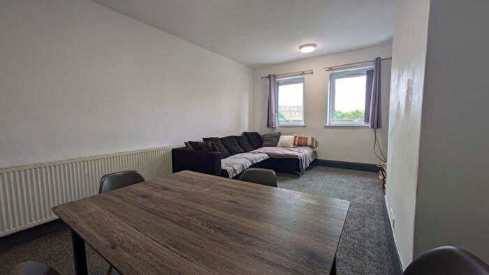 3 Bedroom Flat To Rent In Trent Bridge Buildings, Nottingham, NG2