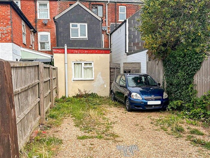 1 Bedroom Flat For Sale In Carisbrooke Road, Newport, Isle Of Wight, PO30