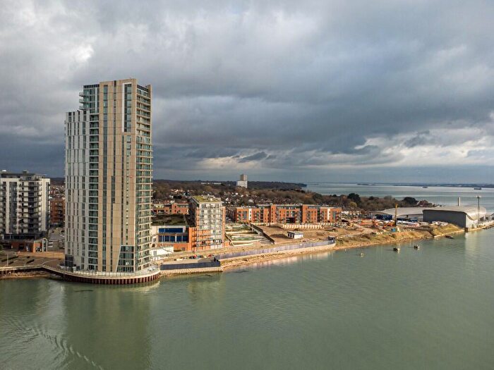 1 Bedroom Apartment To Rent In Centenary Plaza, Southampton, Hampshire, SO19