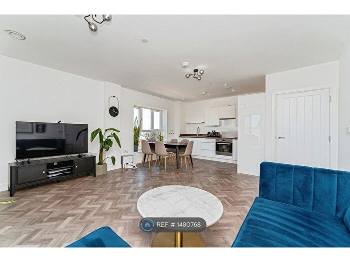 2 Bedroom Flat To Rent In Bluenote Apartments, Hayes, UB3