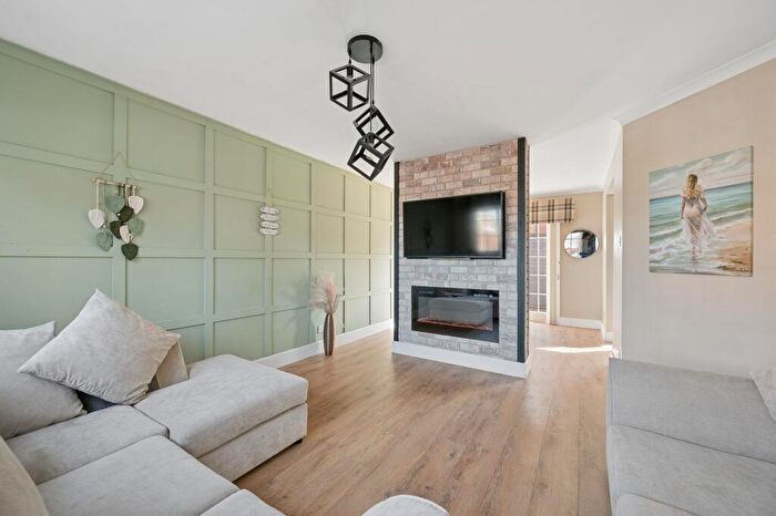 3 Bedroom Detached House For Sale In Glenisla Court, Whitburn, EH47