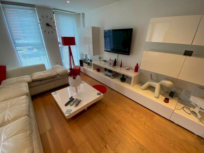 2 Bedroom Flat To Rent In Skypark Road, Bedminster, Bristol BS3