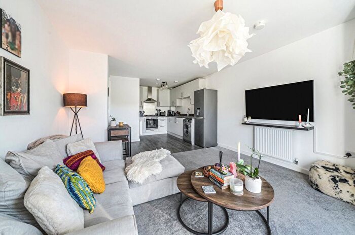 1 Bedroom Flat For Sale In Hurley Drive, Bracknell, Berkshire, RG12