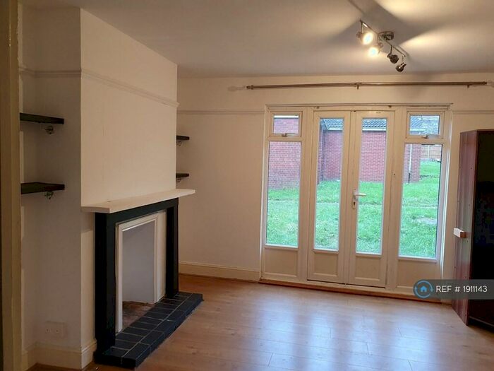 Studio To Rent In The Link, London, SE9