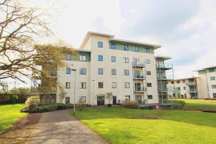 2 Bedroom Flat To Rent In High Street, Brentwood, CM14