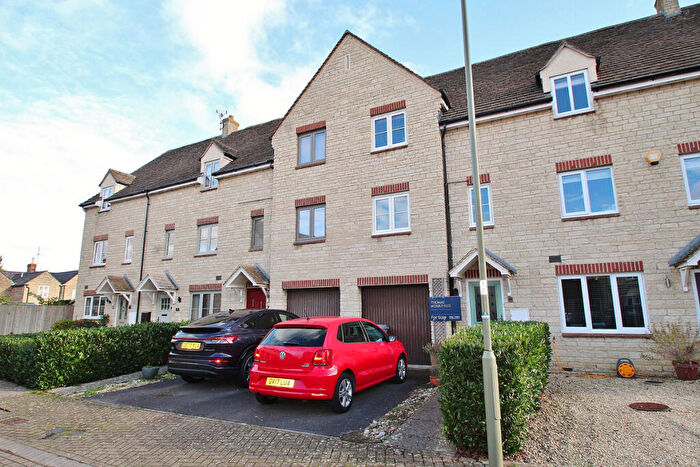 3 Bedroom Terraced House For Sale In Compton Way, Witney, OX28