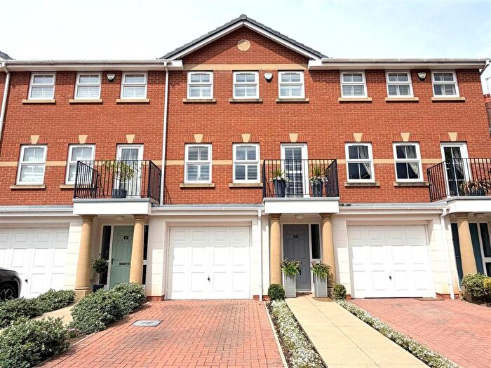 4 Bedroom Mews For Sale In Beechwood Close, Lytham, FY8