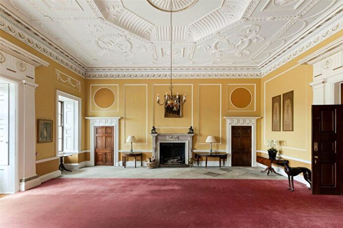 4 Bedroom Maisonette For Sale In Missenden Road, Amersham, Buckinghamshire, HP7