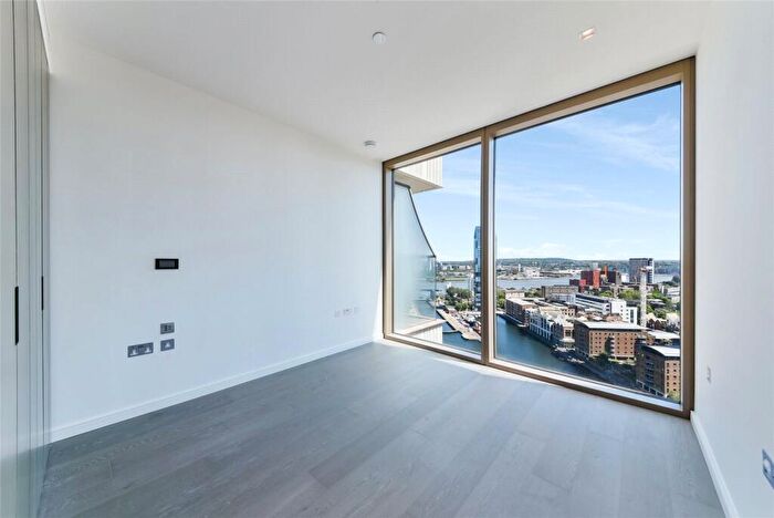 2 Bedroom Apartment To Rent In Park Drive, London, E14