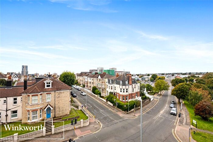 2 Bedroom Flat For Sale In Goldstone Crescent, Hove, East Sussex, BN3