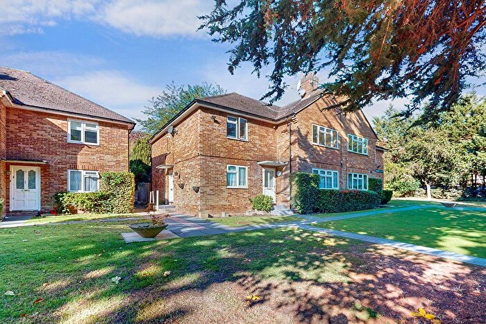 2 Bedroom Maisonette For Sale In Merrion Avenue, Stanmore, HA7