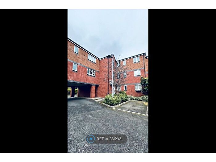 2 Bedroom Flat To Rent In Peel Drive, Wilnecote, Tamworth, B77