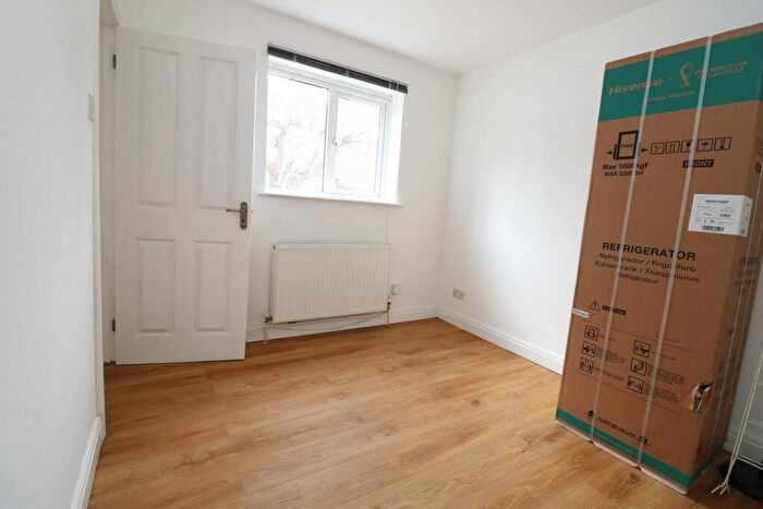 3 Bedroom Flat To Rent In Maude Terrace, St. James Street, E17