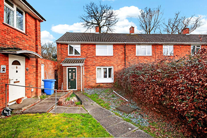 3 Bedroom End Of Terrace House For Sale In Oakwood Road, Bracknell, RG12
