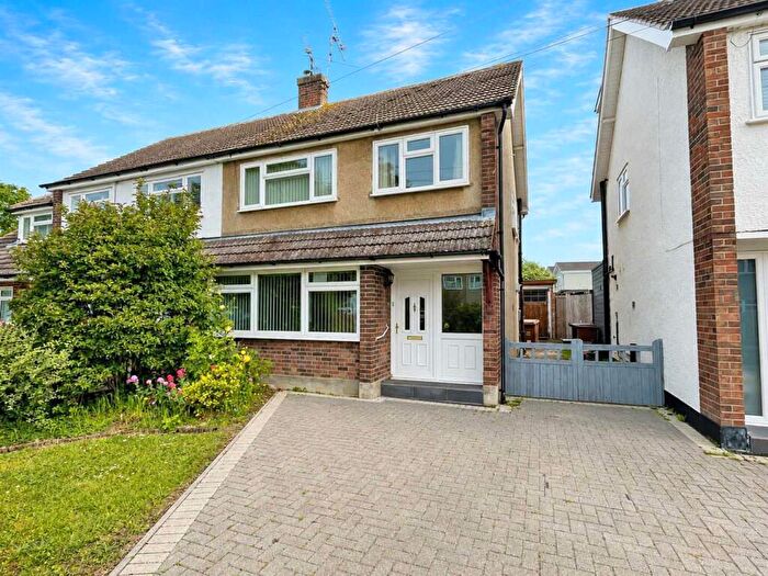 3 Bedroom Semi-Detached House For Sale In Penzance Close, Old Springfield, Chelmsford, CM1