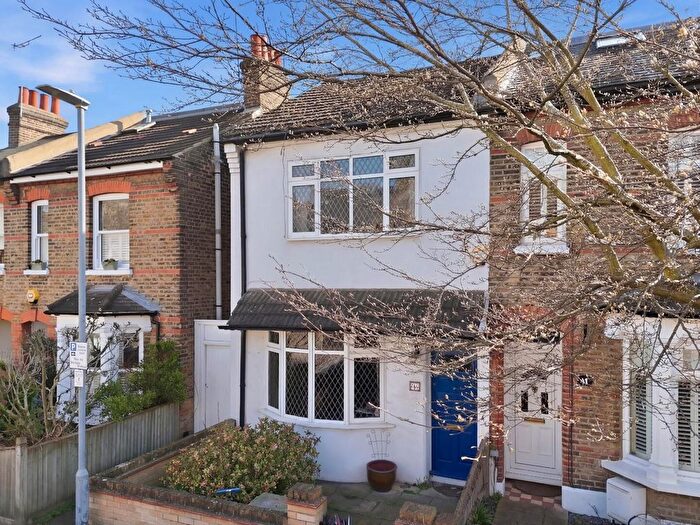 2 Bedroom Property For Sale In Halstead Road, Wanstead, E11