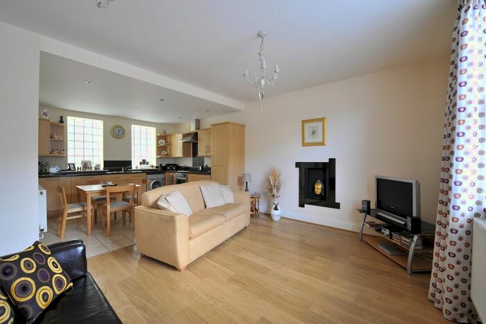 2 Bedroom Flat To Rent In The Conifers, Nicholas Street, Briercliffe, Burnley BB10