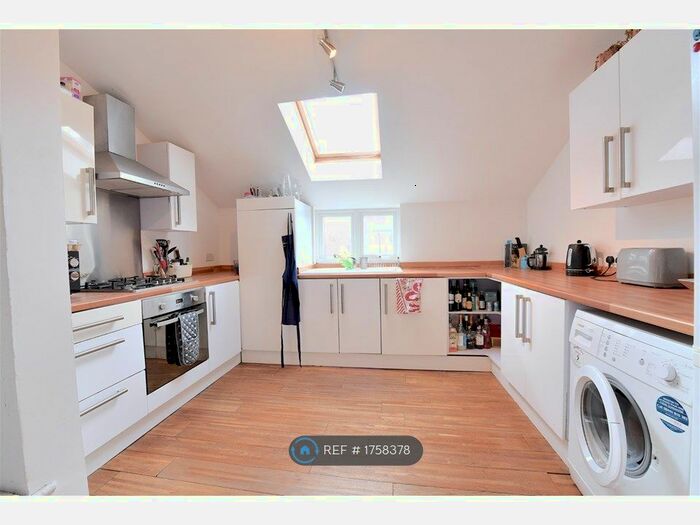 4 Bedroom Flat To Rent In Gilbey Road, London, SW17