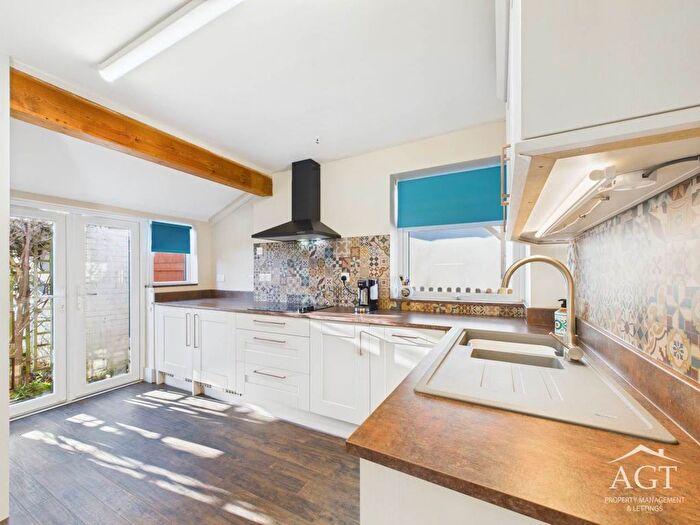 2 Bedroom Bungalow For Sale In Pingle Lane, Northborough, Peterborough, PE6