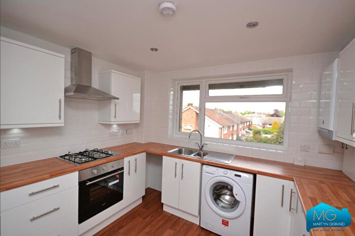 2 Bedroom Apartment To Rent In High Road, Whetstone, London, N20