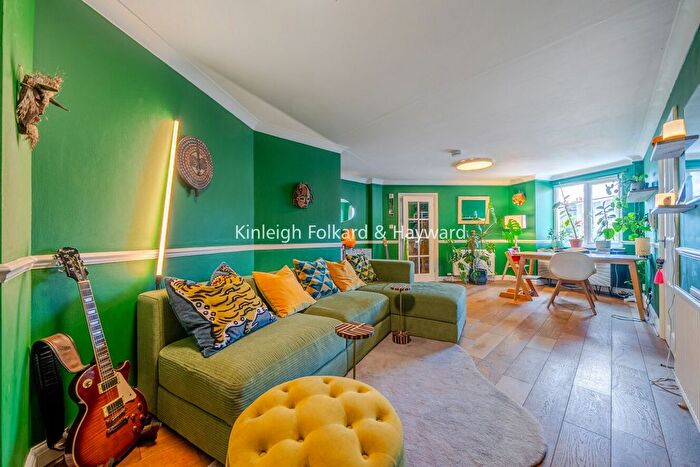 3 Bedroom Flat To Rent In Mantle Road, Brockley, London, SE4