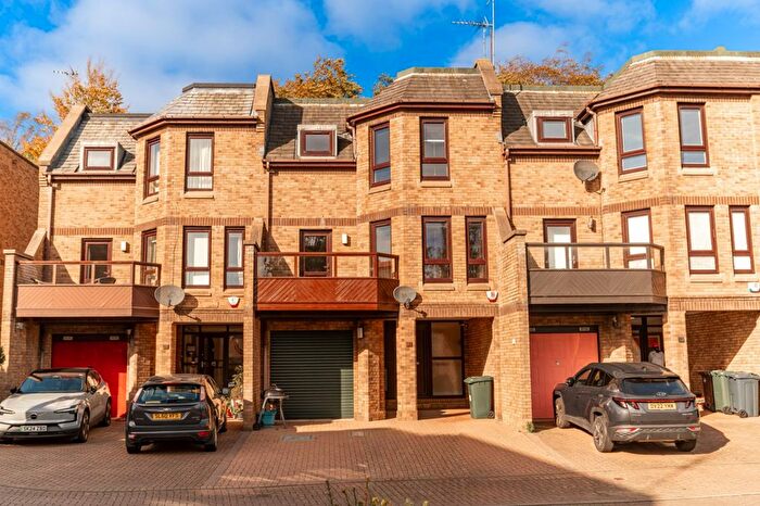 4 Bedroom Town House To Rent In Beechmount Park, Edinburgh, Midlothian, EH12