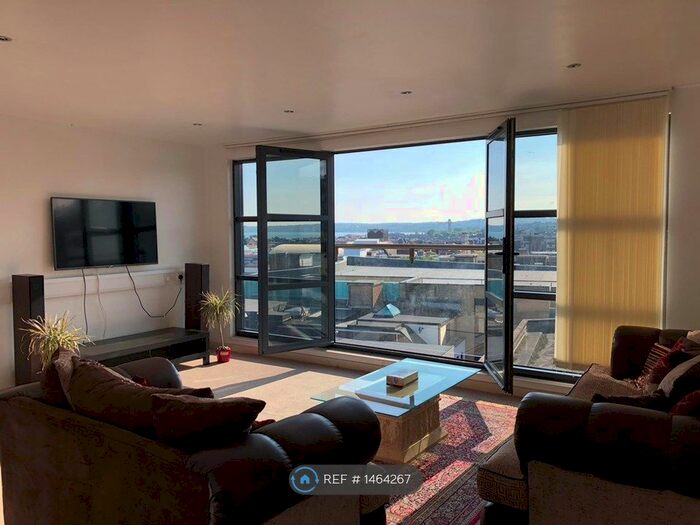 2 Bedroom Flat To Rent In Castle Buildings, Swansea, SA1