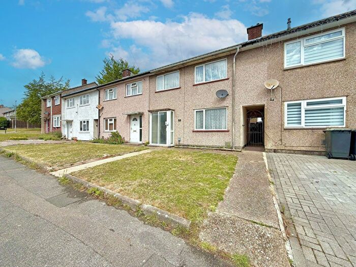 3 Bedroom Terraced House For Sale In Beadlow Road, Luton, LU4