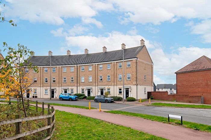 4 Bedroom End Of Terrace House For Sale In Rowditch Furlong, Redhouse Park, Milton Keynes, Buckinghamshire, MK14