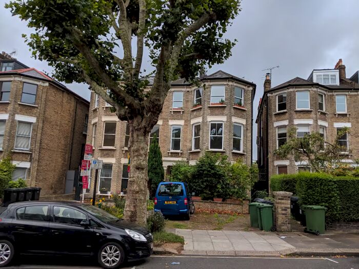 3 Bedroom Maisonette To Rent In Fordwych Road, Kilburn, London, NW2
