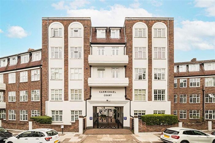 3 Bedroom Flat For Sale In Carmichael Court, Barnes, SW13