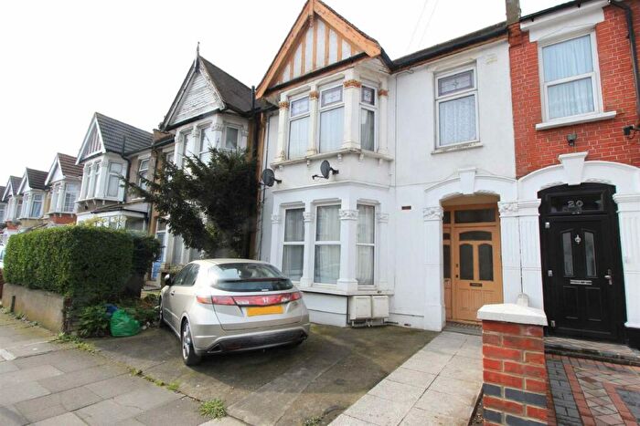 2 Bedroom Flat To Rent In Haslemere Road, Seven Kings, IG3