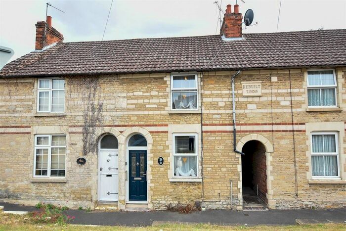 2 Bedroom Terraced House To Rent In Bedford Road, Rushden, NN10