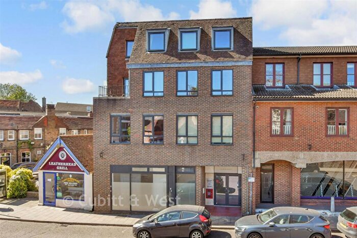 1 Bedroom Apartment For Sale In North Street, Leatherhead, Surrey, KT22