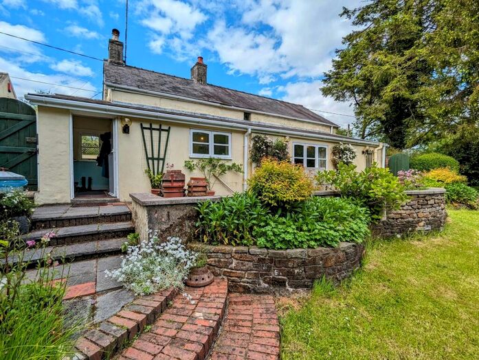 3 Bedroom Detached House For Sale In Llannon, Llanelli, Carmarthenshire., SA14
