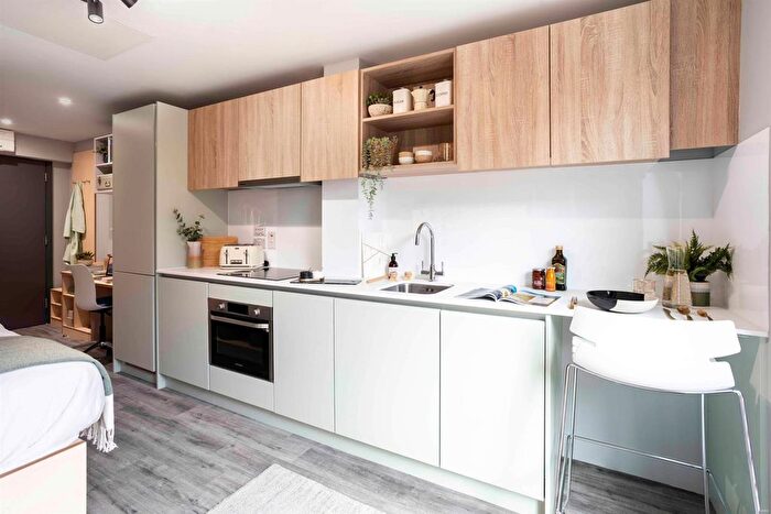 Studio To Rent In University Road, Belfast, BT7