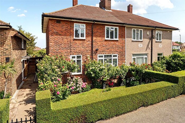 3 Bedroom Semi-Detached House For Sale In Otterden Street, London, SE6